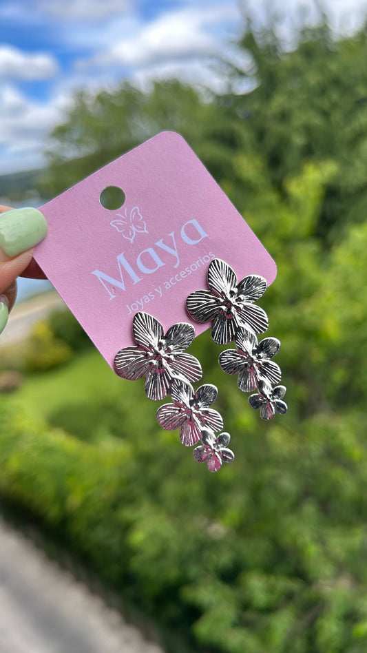 Aros flor triple plateada